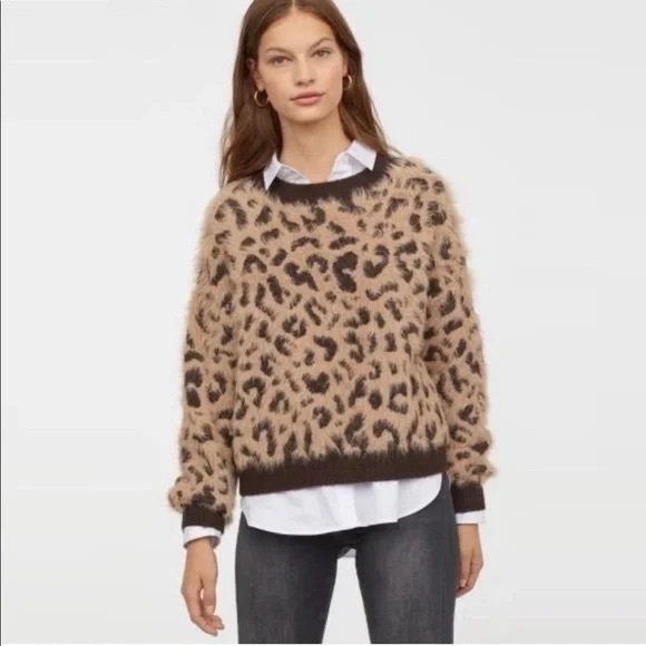 H&M Animal Print Sweater Size Small - Picture 1 of 6